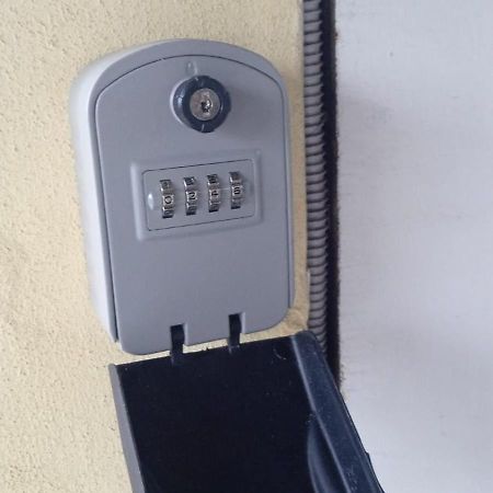 Camera B&B Hotel Parma Buitenkant foto